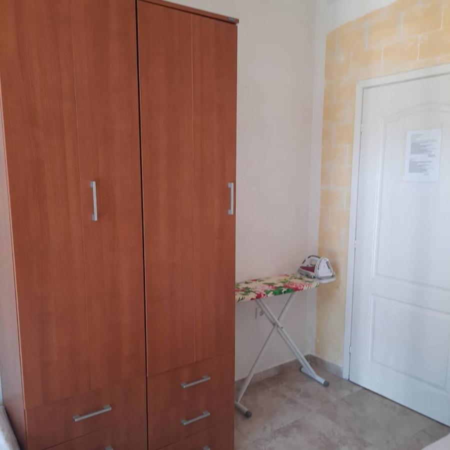 Vila Aleksandar Daire *