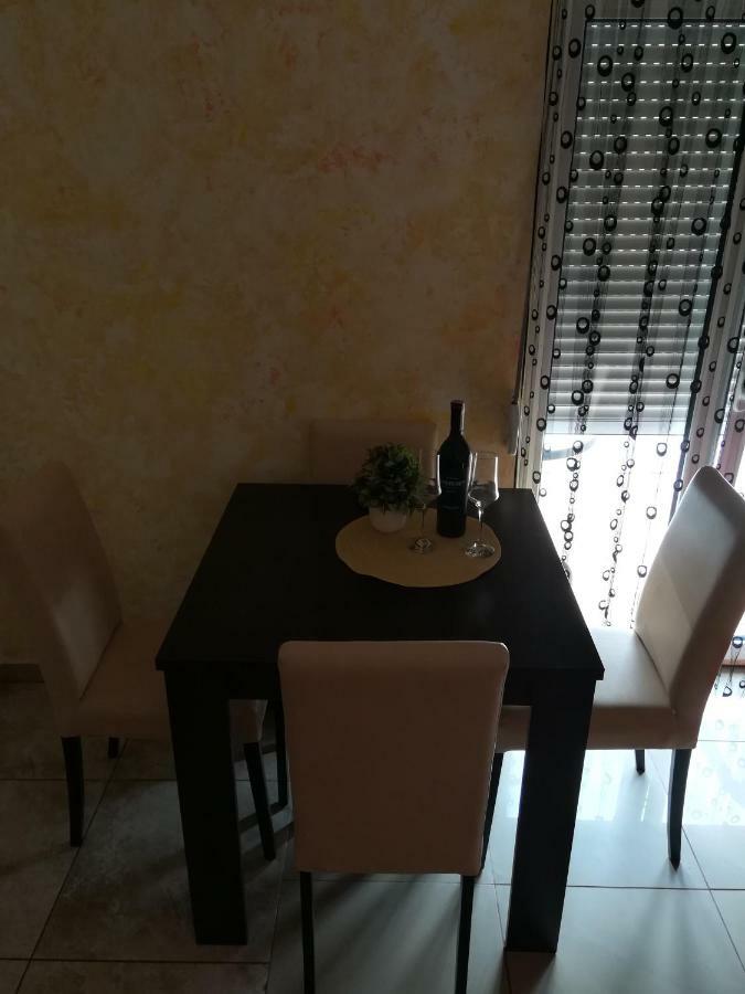 Vila Aleksandar Daire